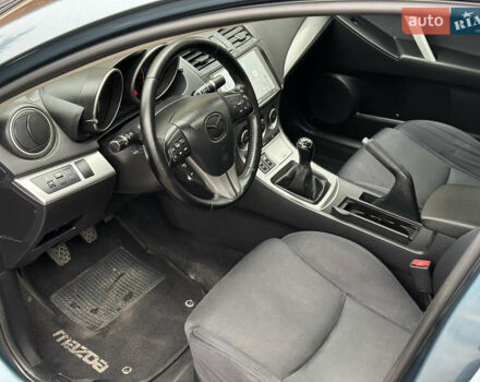 Синий Мазда 3, объемом двигателя 2.5 л и пробегом 319 тыс. км за 6500 $, фото 6 на Automoto.ua