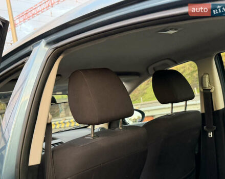 Синий Мазда 3, объемом двигателя 2 л и пробегом 111 тыс. км за 5600 $, фото 12 на Automoto.ua