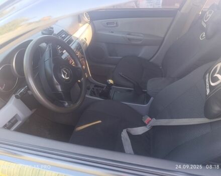 Зеленый Мазда 3, объемом двигателя 1.6 л и пробегом 250 тыс. км за 4100 $, фото 2 на Automoto.ua