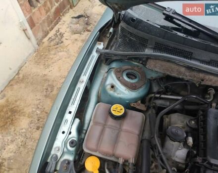 Зеленый Мазда 3, объемом двигателя 1.6 л и пробегом 253 тыс. км за 3550 $, фото 7 на Automoto.ua