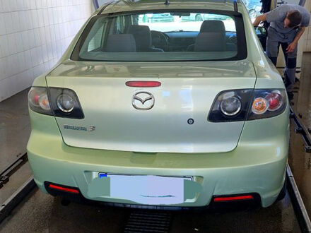 Зелений Мазда 3, об'ємом двигуна 1.6 л та пробігом 148 тис. км за 6000 $, фото 1 на Automoto.ua