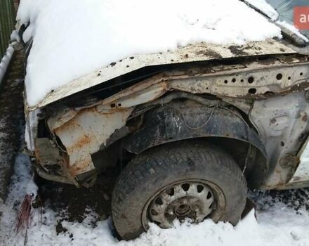 Белый Мазда 323, объемом двигателя 1.5 л и пробегом 333 тыс. км за 300 $, фото 10 на Automoto.ua