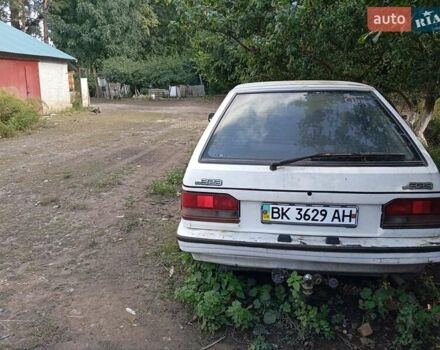 Білий Мазда 323, об'ємом двигуна 0 л та пробігом 300 тис. км за 800 $, фото 2 на Automoto.ua