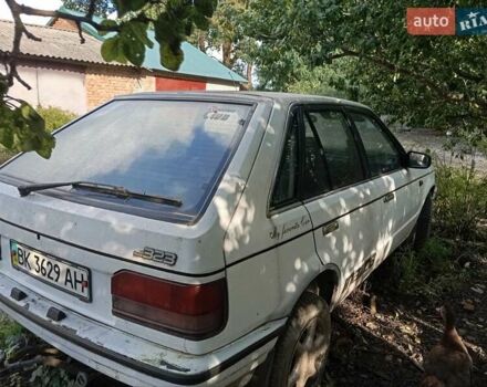 Білий Мазда 323, об'ємом двигуна 0 л та пробігом 300 тис. км за 800 $, фото 1 на Automoto.ua