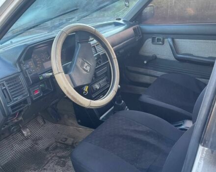 Білий Мазда 323, об'ємом двигуна 3 л та пробігом 500 тис. км за 715 $, фото 5 на Automoto.ua