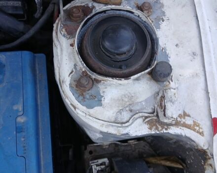 Білий Мазда 323, об'ємом двигуна 1.3 л та пробігом 500 тис. км за 715 $, фото 5 на Automoto.ua