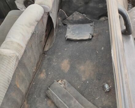 Белый Мазда 323, объемом двигателя 0 л и пробегом 480 тыс. км за 500 $, фото 6 на Automoto.ua