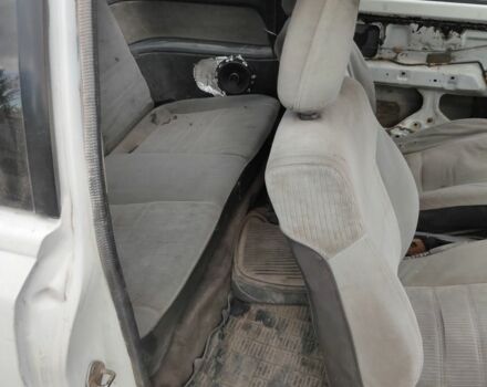 Белый Мазда 323, объемом двигателя 0 л и пробегом 480 тыс. км за 500 $, фото 4 на Automoto.ua