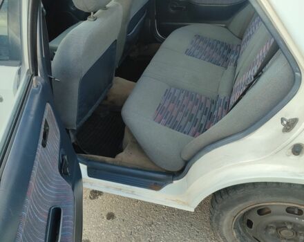 Белый Мазда 323, объемом двигателя 1.5 л и пробегом 315 тыс. км за 1400 $, фото 8 на Automoto.ua