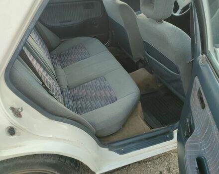 Белый Мазда 323, объемом двигателя 1.5 л и пробегом 315 тыс. км за 1400 $, фото 7 на Automoto.ua