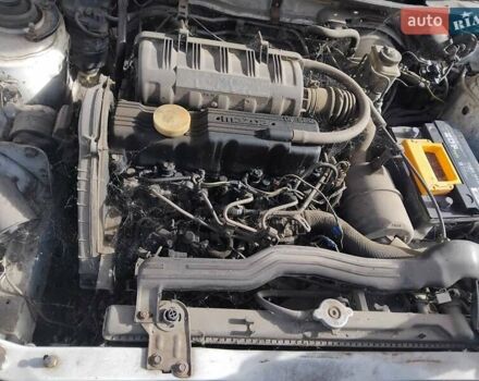 Білий Мазда 323, об'ємом двигуна 1.7 л та пробігом 300 тис. км за 600 $, фото 4 на Automoto.ua