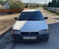 Білий Мазда 323, об'ємом двигуна 1.7 л та пробігом 250 тис. км за 1350 $, фото 1 на Automoto.ua