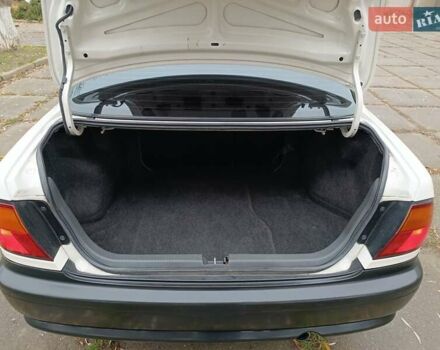 Белый Мазда 323, объемом двигателя 1.5 л и пробегом 420 тыс. км за 2750 $, фото 26 на Automoto.ua