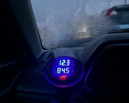 Белый Мазда 323, объемом двигателя 1.7 л и пробегом 100 тыс. км за 500 $, фото 5 на Automoto.ua