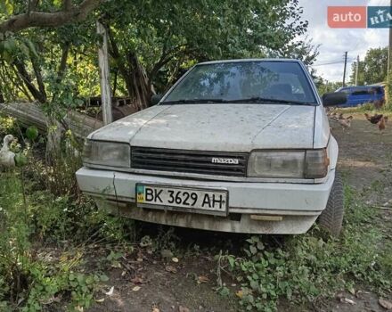 Білий Мазда 323, об'ємом двигуна 0 л та пробігом 300 тис. км за 800 $, фото 1 на Automoto.ua