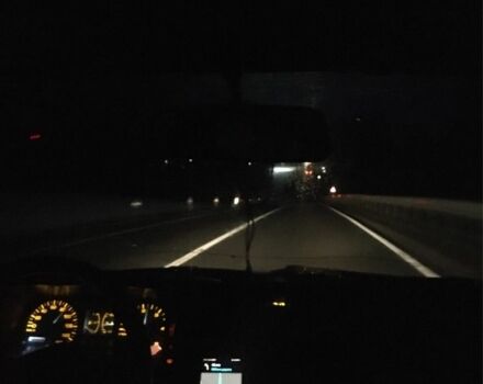 Белый Мазда 323, объемом двигателя 1.7 л и пробегом 300 тыс. км за 1200 $, фото 1 на Automoto.ua