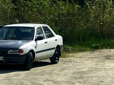 Белый Мазда 323, объемом двигателя 1.6 л и пробегом 0 тыс. км за 550 $, фото 1 на Automoto.ua
