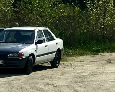 Белый Мазда 323, объемом двигателя 1.6 л и пробегом 0 тыс. км за 550 $, фото 1 на Automoto.ua