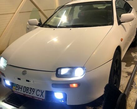 Белый Мазда 323, объемом двигателя 2 л и пробегом 430 тыс. км за 2500 $, фото 1 на Automoto.ua