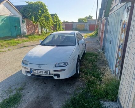 Белый Мазда 323, объемом двигателя 1.5 л и пробегом 380 тыс. км за 1550 $, фото 1 на Automoto.ua