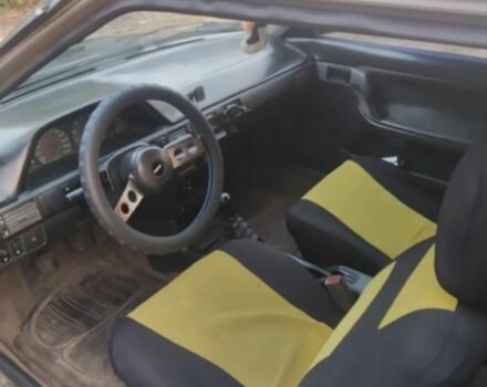 Бежевый Мазда 323, объемом двигателя 1.3 л и пробегом 323 тыс. км за 1500 $, фото 8 на Automoto.ua