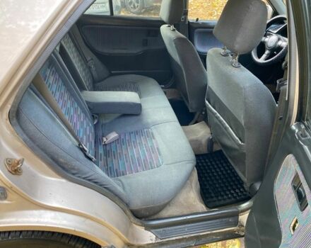 Бежевий Мазда 323, об'ємом двигуна 1.6 л та пробігом 400 тис. км за 899 $, фото 18 на Automoto.ua