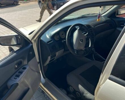 Бежевий Мазда 323, об'ємом двигуна 1.6 л та пробігом 200 тис. км за 2500 $, фото 7 на Automoto.ua