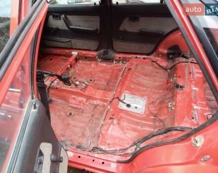 Червоний Мазда 323, об'ємом двигуна 1.3 л та пробігом 250 тис. км за 950 $, фото 19 на Automoto.ua
