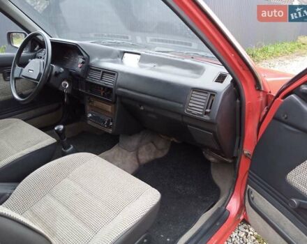 Червоний Мазда 323, об'ємом двигуна 1.3 л та пробігом 250 тис. км за 950 $, фото 12 на Automoto.ua