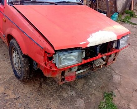 Красный Мазда 323, объемом двигателя 1.7 л и пробегом 370 тыс. км за 450 $, фото 3 на Automoto.ua