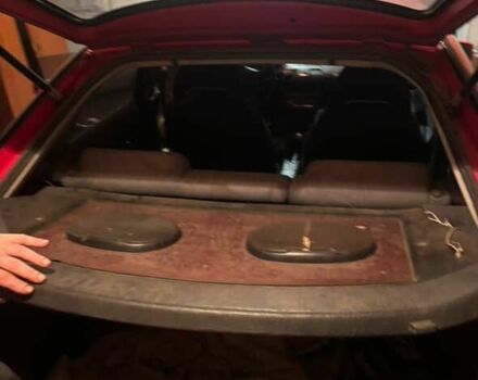 Красный Мазда 323, объемом двигателя 1.8 л и пробегом 150 тыс. км за 750 $, фото 7 на Automoto.ua