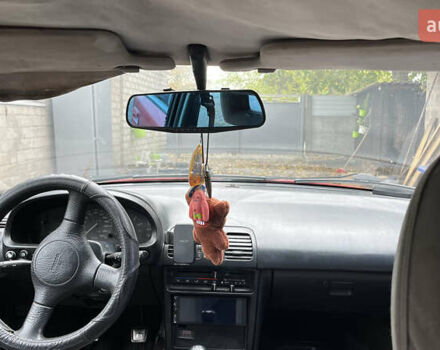 Красный Мазда 323, объемом двигателя 1.6 л и пробегом 400 тыс. км за 1297 $, фото 7 на Automoto.ua