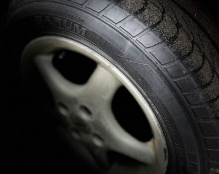 Красный Мазда 323, объемом двигателя 1.5 л и пробегом 323 тыс. км за 1100 $, фото 8 на Automoto.ua