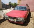 Красный Мазда 323, объемом двигателя 1.3 л и пробегом 420 тыс. км за 500 $, фото 3 на Automoto.ua
