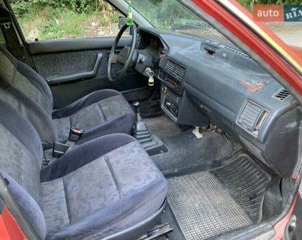 Червоний Мазда 323, об'ємом двигуна 1.3 л та пробігом 450 тис. км за 950 $, фото 13 на Automoto.ua