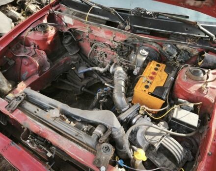 Красный Мазда 323, объемом двигателя 1.6 л и пробегом 500 тыс. км за 400 $, фото 6 на Automoto.ua