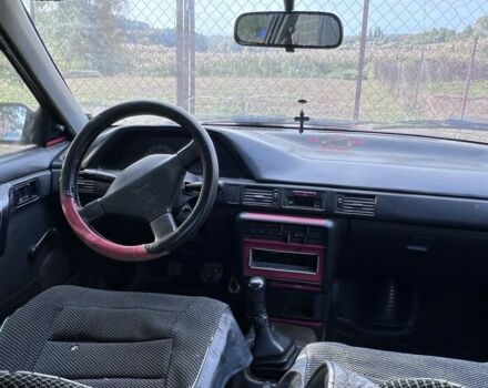 Червоний Мазда 323, об'ємом двигуна 1.4 л та пробігом 300 тис. км за 785 $, фото 6 на Automoto.ua