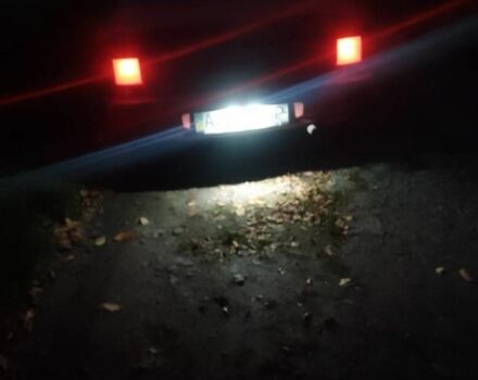 Красный Мазда 323, объемом двигателя 2 л и пробегом 4 тыс. км за 904 $, фото 4 на Automoto.ua