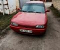 Красный Мазда 323, объемом двигателя 1.6 л и пробегом 460 тыс. км за 650 $, фото 1 на Automoto.ua