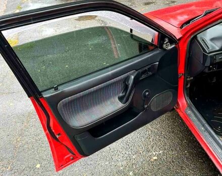 Красный Мазда 323, объемом двигателя 1.6 л и пробегом 240 тыс. км за 1200 $, фото 5 на Automoto.ua