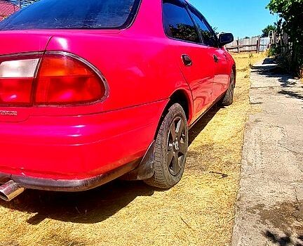 Красный Мазда 323, объемом двигателя 1.8 л и пробегом 300 тыс. км за 2300 $, фото 2 на Automoto.ua