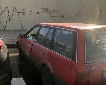 Червоний Мазда 323, об'ємом двигуна 2 л та пробігом 0 тис. км за 550 $, фото 1 на Automoto.ua