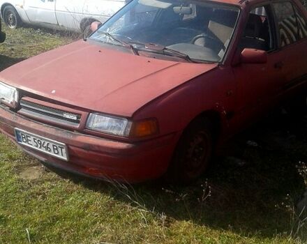 Красный Мазда 323, объемом двигателя 1.6 л и пробегом 500 тыс. км за 350 $, фото 1 на Automoto.ua