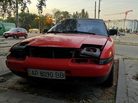 Красный Мазда 323, объемом двигателя 1.6 л и пробегом 400 тыс. км за 800 $, фото 1 на Automoto.ua