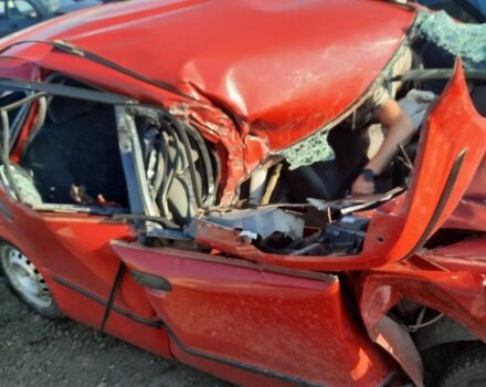 Червоний Мазда 323, об'ємом двигуна 0 л та пробігом 150 тис. км за 194 $, фото 1 на Automoto.ua
