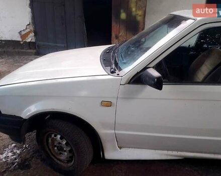 Мазда 323, объемом двигателя 1.7 л и пробегом 250 тыс. км за 900 $, фото 3 на Automoto.ua