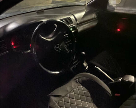 Мазда 323, объемом двигателя 1.5 л и пробегом 200 тыс. км за 1500 $, фото 4 на Automoto.ua