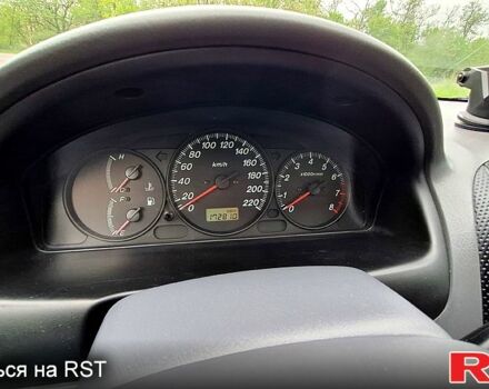 Мазда 323, об'ємом двигуна 1.5 л та пробігом 178 тис. км за 2400 $, фото 5 на Automoto.ua
