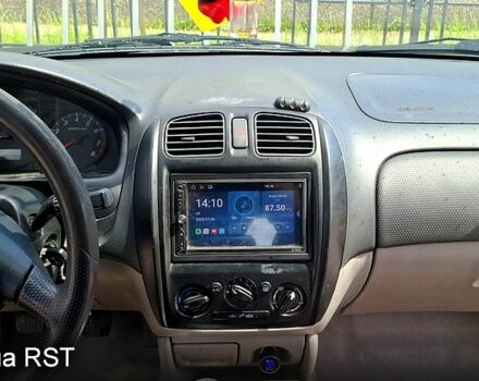 Мазда 323, объемом двигателя 1.6 л и пробегом 200 тыс. км за 3500 $, фото 5 на Automoto.ua