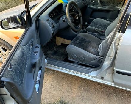 Мазда 323, объемом двигателя 1.5 л и пробегом 220 тыс. км за 2000 $, фото 1 на Automoto.ua